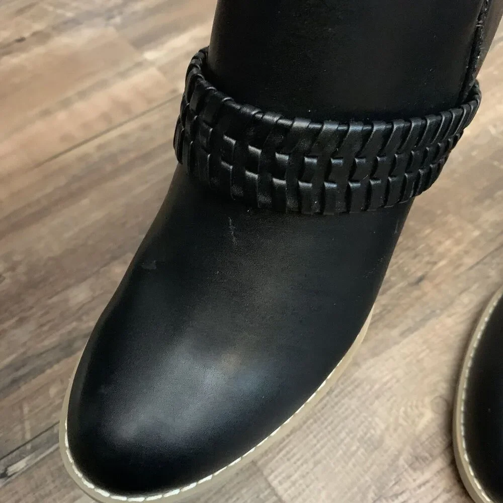 DV By Dolce Vita Geneva Booties Black 8.5 NWOB